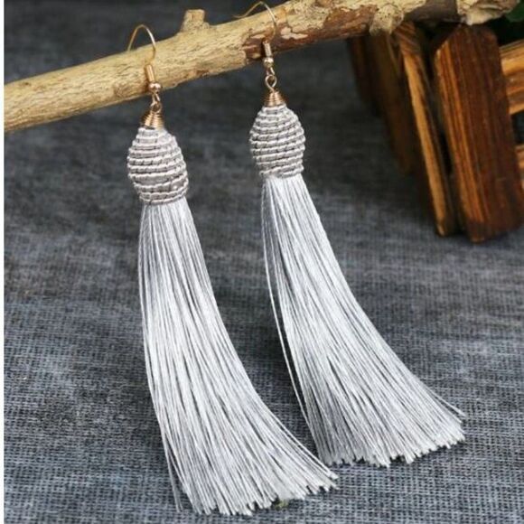 🎄Boho Chic Tassel Drop Earrings - Picture 1 of 3